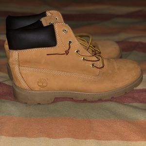 USED WATERPROOF TIMBERLAND BOOTS